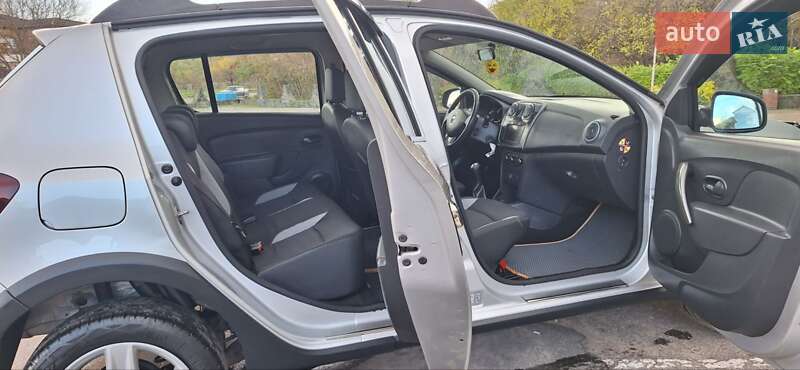 Внедорожник / Кроссовер Dacia Sandero StepWay 2013 в Новоархангельске фото 11 Внедорожник / Кроссовер Dacia Sandero StepWay 2013 в Новоархангельске