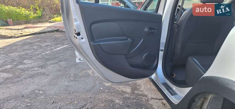 Внедорожник / Кроссовер Dacia Sandero StepWay 2013 в Новоархангельске фото 60 Внедорожник / Кроссовер Dacia Sandero StepWay 2013 в Новоархангельске