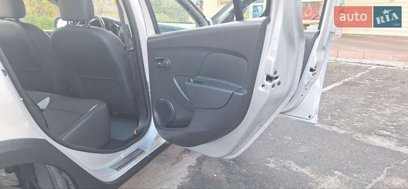 Внедорожник / Кроссовер Dacia Sandero StepWay 2013 в Новоархангельске фото 75 Внедорожник / Кроссовер Dacia Sandero StepWay 2013 в Новоархангельске