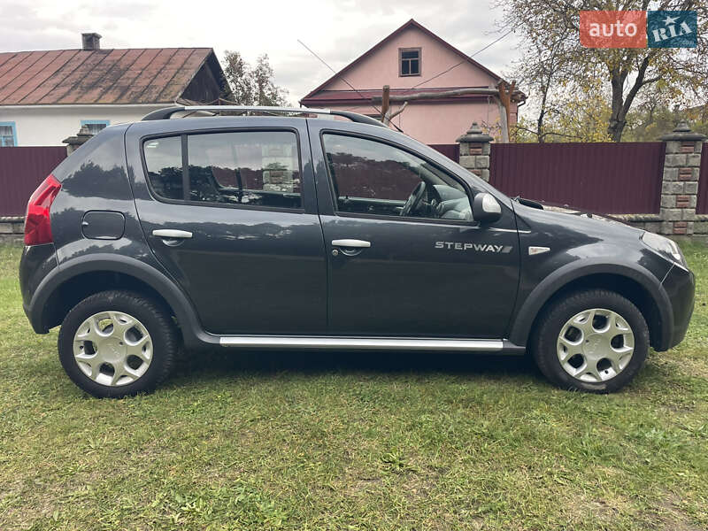 Позашляховик / Кросовер Dacia Sandero StepWay 2009 в Дубні фото 3 Позашляховик / Кросовер Dacia Sandero StepWay 2009 в Дубні