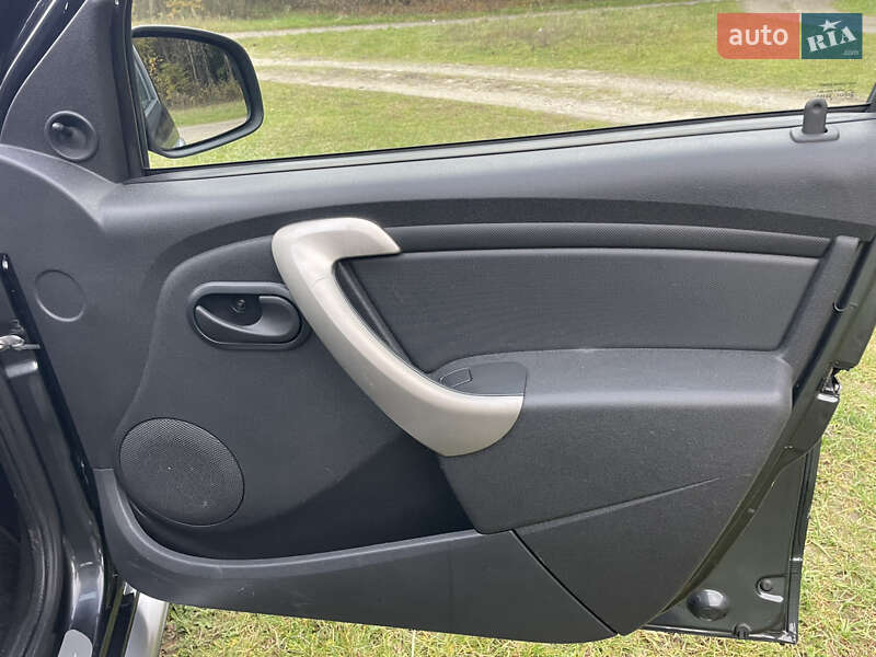 Позашляховик / Кросовер Dacia Sandero StepWay 2009 в Дубні фото 17 Позашляховик / Кросовер Dacia Sandero StepWay 2009 в Дубні