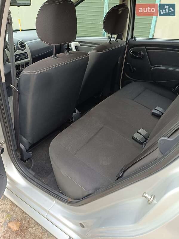 Внедорожник / Кроссовер Dacia Sandero StepWay 2011 в Любешове фото 10 Внедорожник / Кроссовер Dacia Sandero StepWay 2011 в Любешове