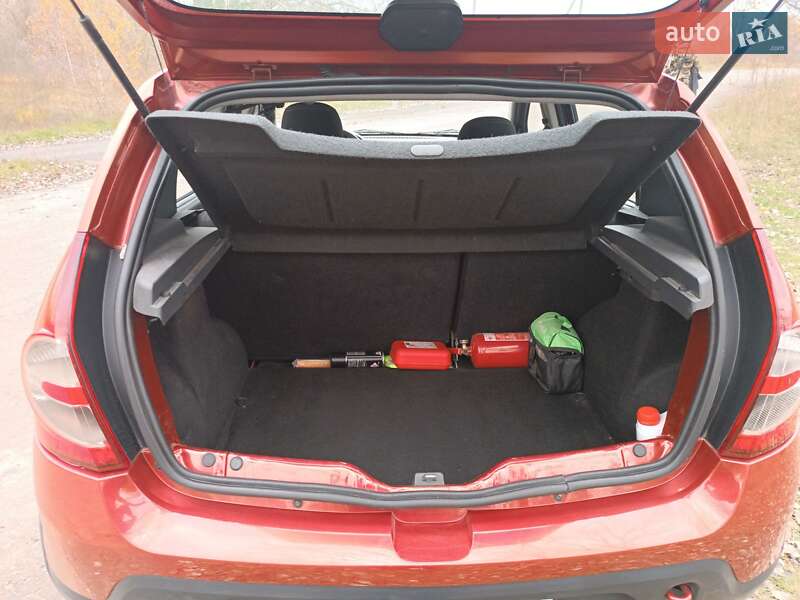 Внедорожник / Кроссовер Dacia Sandero StepWay 2010 в Ровно