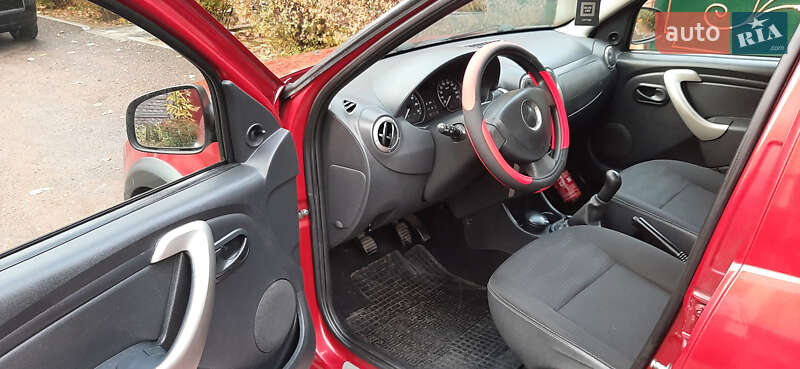 Внедорожник / Кроссовер Dacia Sandero StepWay 2012 в Чернигове