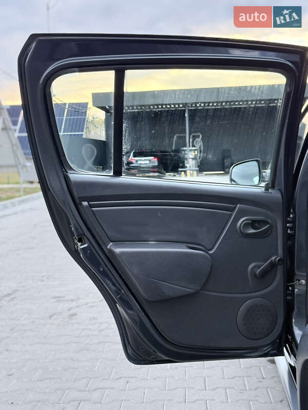 Внедорожник / Кроссовер Dacia Sandero StepWay 2010 в Владимире фото 63 Внедорожник / Кроссовер Dacia Sandero StepWay 2010 в Владимире