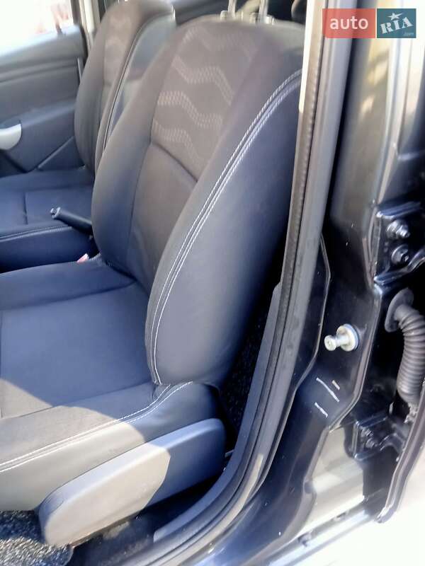 Внедорожник / Кроссовер Dacia Sandero StepWay 2009 в Каменском фото 33 Внедорожник / Кроссовер Dacia Sandero StepWay 2009 в Каменском