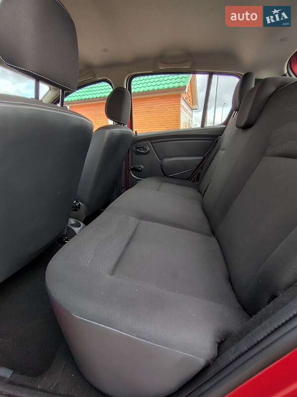 Внедорожник / Кроссовер Dacia Sandero StepWay 2011 в Хороле фото 14 Внедорожник / Кроссовер Dacia Sandero StepWay 2011 в Хороле