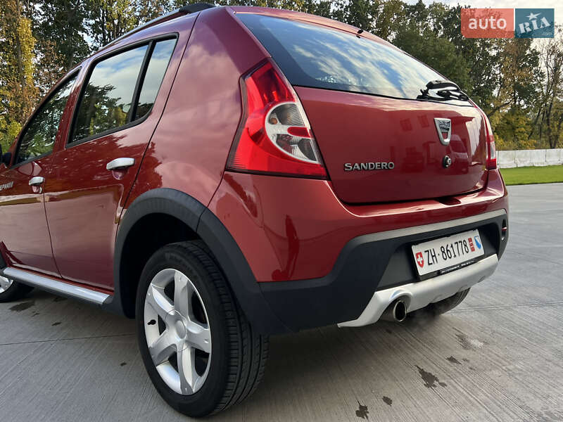 Позашляховик / Кросовер Dacia Sandero StepWay 2012 в Луцьку