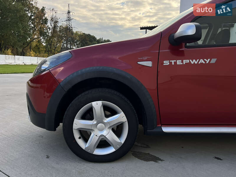 Позашляховик / Кросовер Dacia Sandero StepWay 2012 в Луцьку
