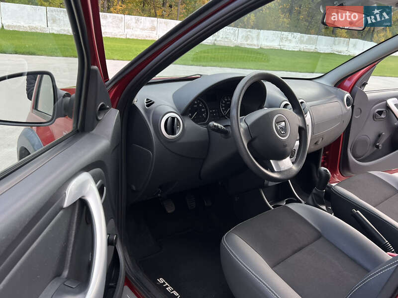 Позашляховик / Кросовер Dacia Sandero StepWay 2012 в Луцьку