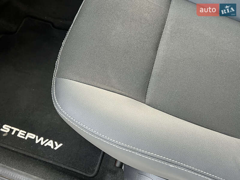 Позашляховик / Кросовер Dacia Sandero StepWay 2012 в Луцьку