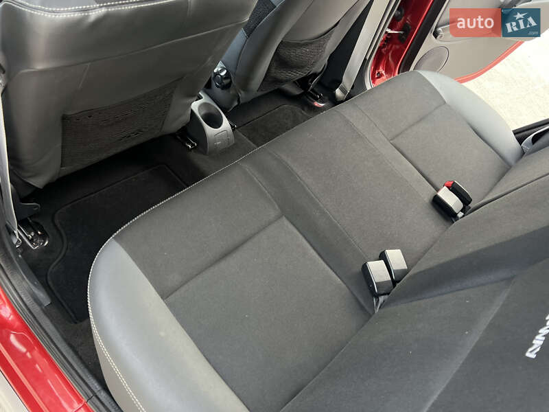 Позашляховик / Кросовер Dacia Sandero StepWay 2012 в Луцьку