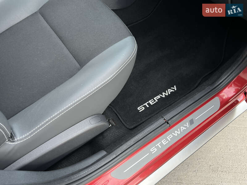 Позашляховик / Кросовер Dacia Sandero StepWay 2012 в Луцьку