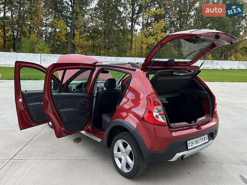 Позашляховик / Кросовер Dacia Sandero StepWay 2012 в Луцьку