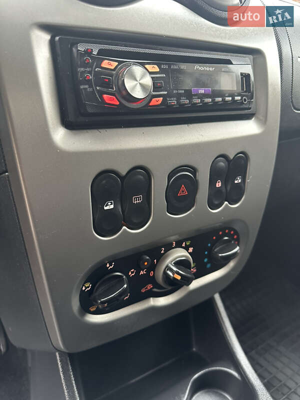 Внедорожник / Кроссовер Dacia Sandero StepWay 2011 в Хороле фото 25 Внедорожник / Кроссовер Dacia Sandero StepWay 2011 в Хороле