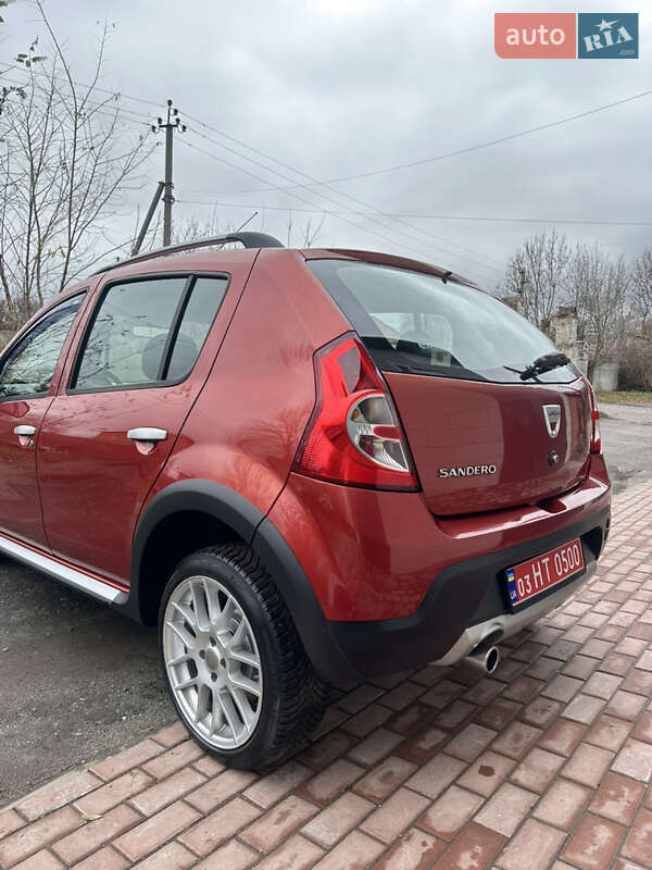 Внедорожник / Кроссовер Dacia Sandero StepWay 2011 в Хороле фото 39 Внедорожник / Кроссовер Dacia Sandero StepWay 2011 в Хороле