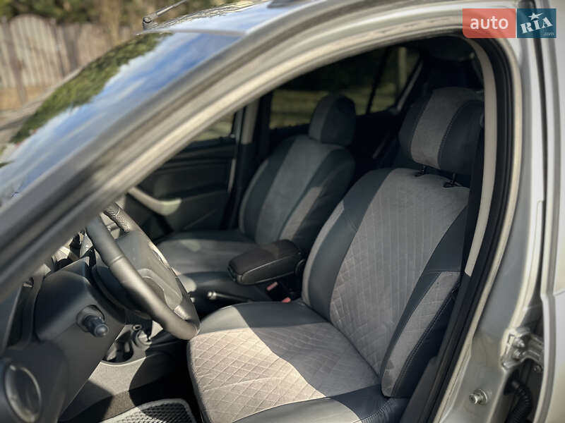 Внедорожник / Кроссовер Dacia Sandero StepWay 2012 в Сумах фото 55 Внедорожник / Кроссовер Dacia Sandero StepWay 2012 в Сумах