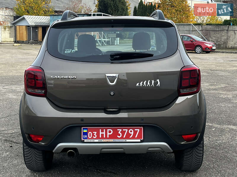 Внедорожник / Кроссовер Dacia Sandero StepWay 2017 в Луцке