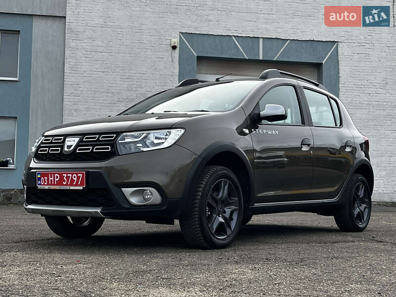 Внедорожник / Кроссовер Dacia Sandero StepWay 2017 в Луцке