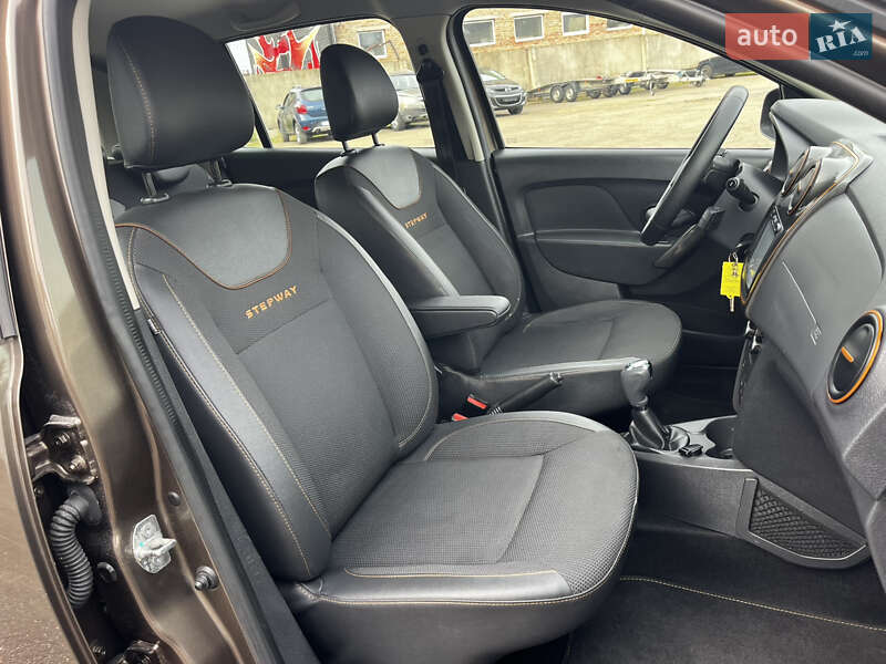 Внедорожник / Кроссовер Dacia Sandero StepWay 2017 в Луцке