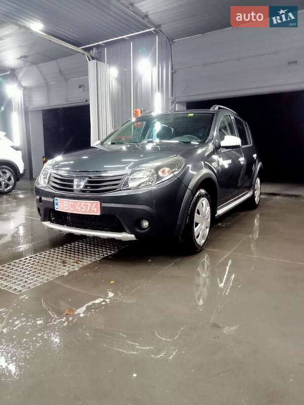 Позашляховик / Кросовер Dacia Sandero StepWay 2011 в Кам'янському