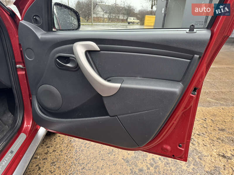 Позашляховик / Кросовер Dacia Sandero StepWay 2012 в Кролевці