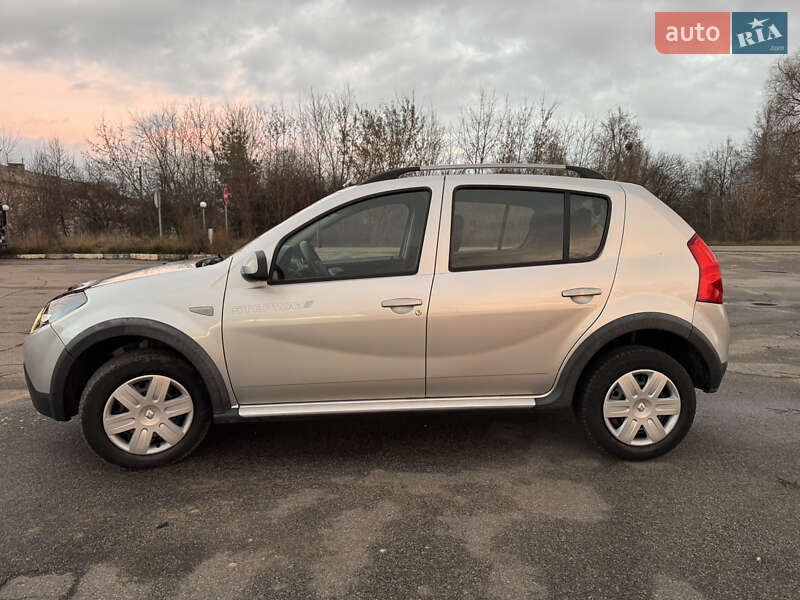 Внедорожник / Кроссовер Dacia Sandero StepWay 2011 в Кролевце