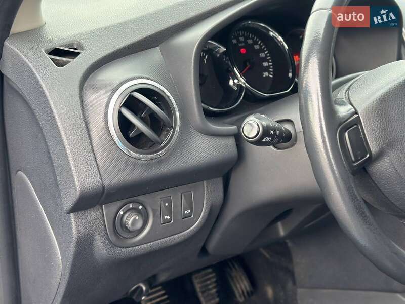 Позашляховик / Кросовер Dacia Sandero StepWay 2013 в Києві фото 28 Позашляховик / Кросовер Dacia Sandero StepWay 2013 в Києві