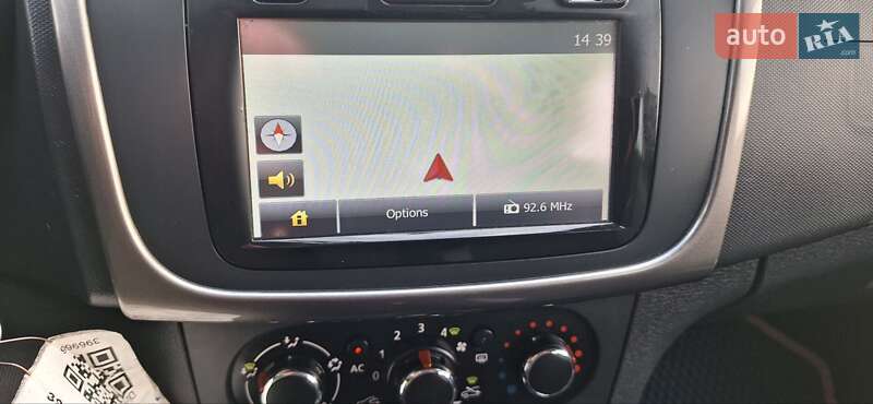 Внедорожник / Кроссовер Dacia Sandero StepWay 2015 в Новоархангельске