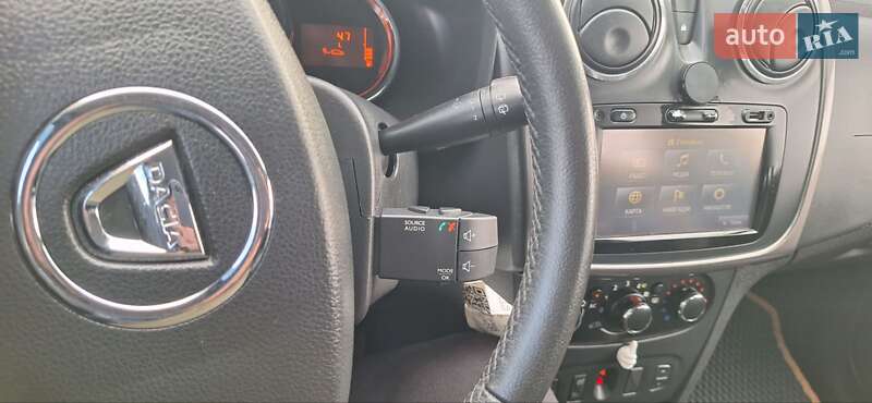 Внедорожник / Кроссовер Dacia Sandero StepWay 2015 в Новоархангельске