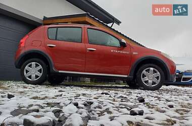 Позашляховик / Кросовер Dacia Sandero StepWay 2010 в Луцьку