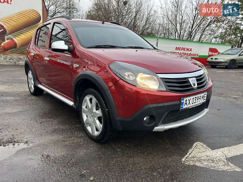 Хетчбек Dacia Sandero StepWay 2012 в Харкові