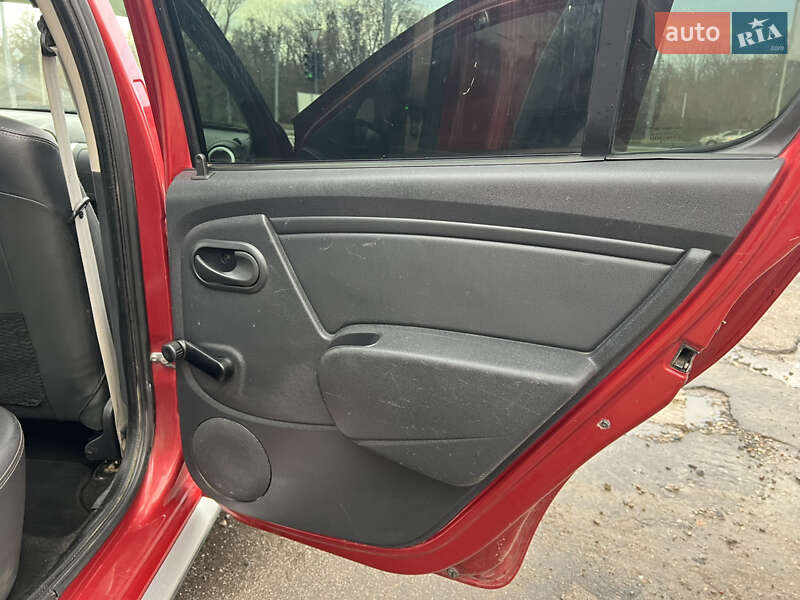 Хетчбек Dacia Sandero StepWay 2012 в Харкові