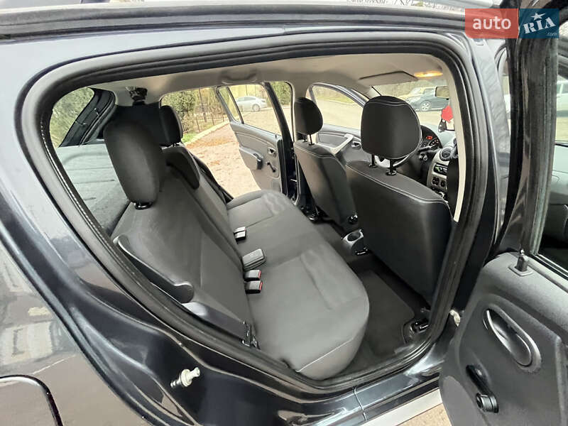 Внедорожник / Кроссовер Dacia Sandero StepWay 2011 в Радивилове фото 78 Внедорожник / Кроссовер Dacia Sandero StepWay 2011 в Радивилове