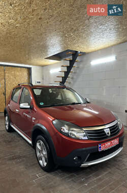 Внедорожник / Кроссовер Dacia Sandero StepWay 2011 в Хороле