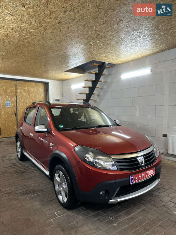 Позашляховик / Кросовер Dacia Sandero StepWay 2011 в Хоролі