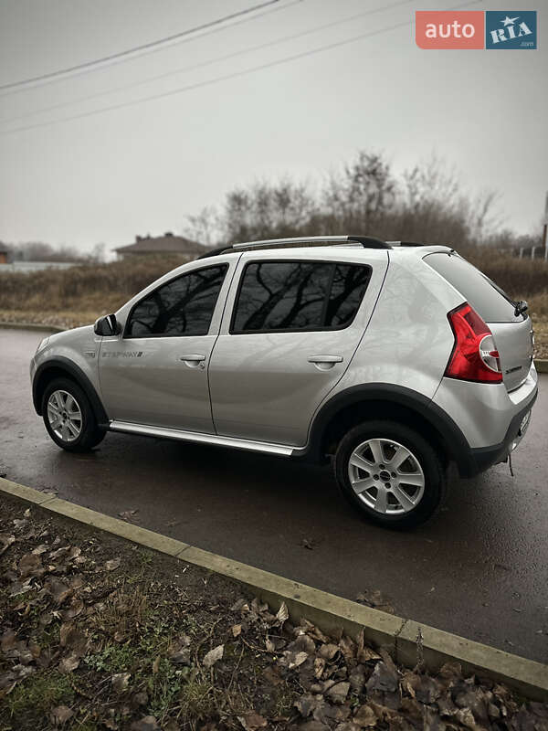 Внедорожник / Кроссовер Dacia Sandero StepWay 2012 в Сумах