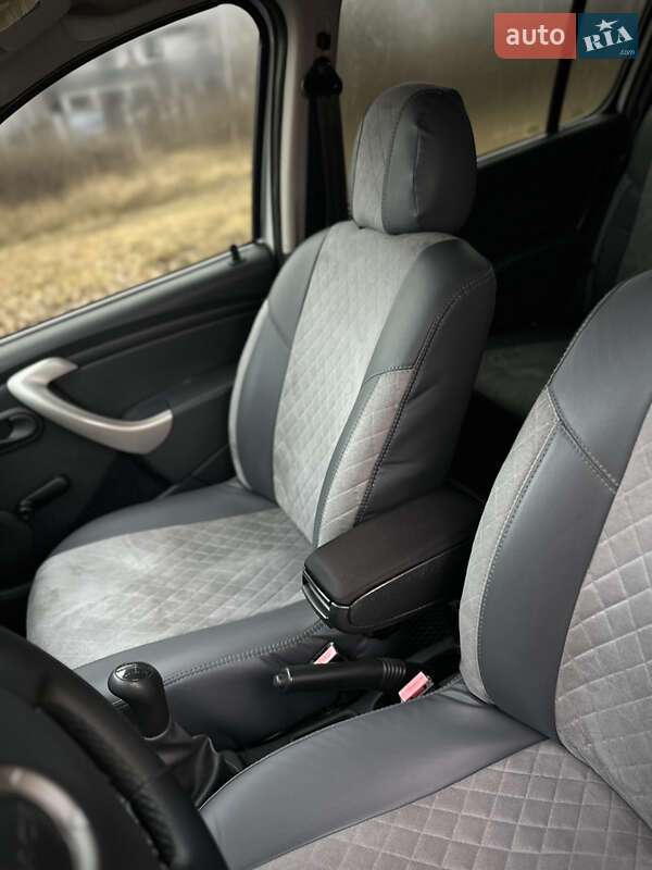 Внедорожник / Кроссовер Dacia Sandero StepWay 2012 в Сумах