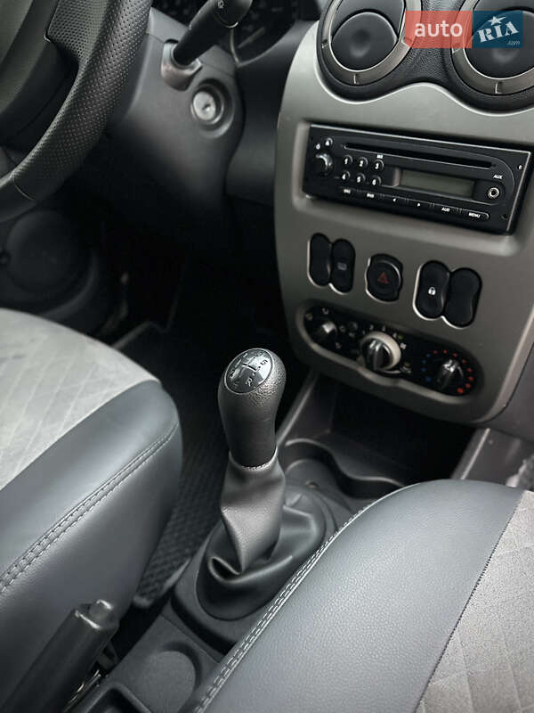 Внедорожник / Кроссовер Dacia Sandero StepWay 2012 в Сумах