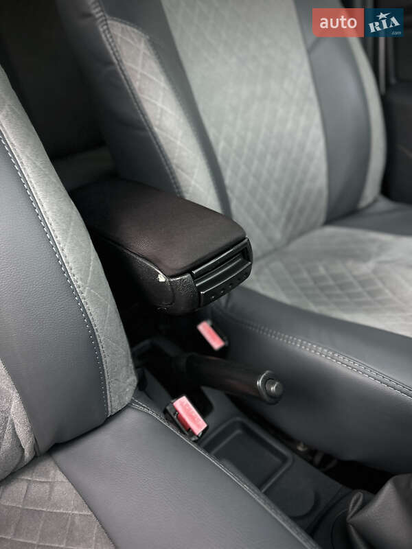 Внедорожник / Кроссовер Dacia Sandero StepWay 2012 в Сумах