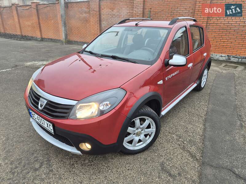 Внедорожник / Кроссовер Dacia Sandero StepWay 2012 в Стрые