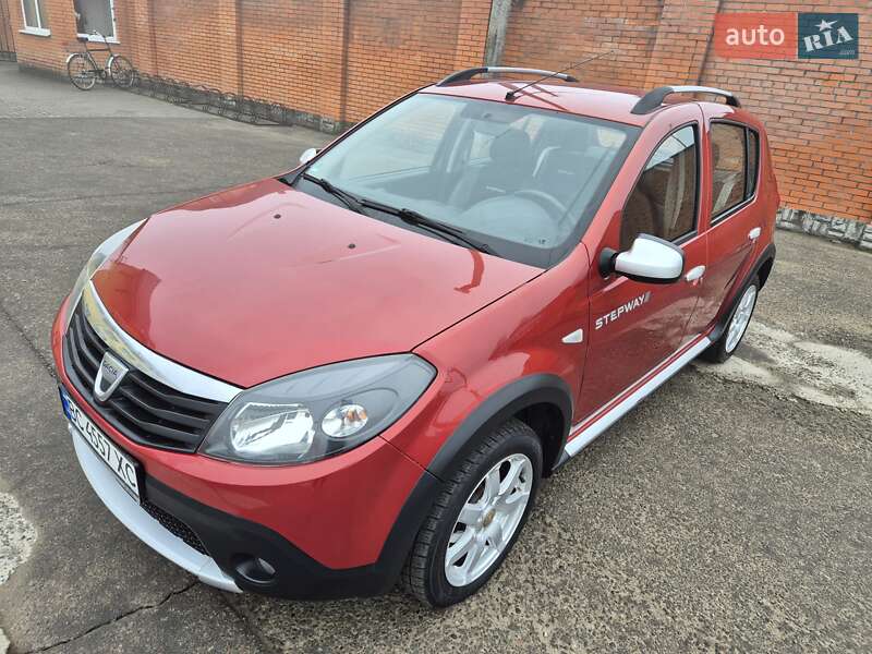 Внедорожник / Кроссовер Dacia Sandero StepWay 2012 в Стрые