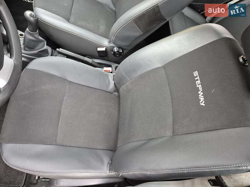 Внедорожник / Кроссовер Dacia Sandero StepWay 2012 в Стрые