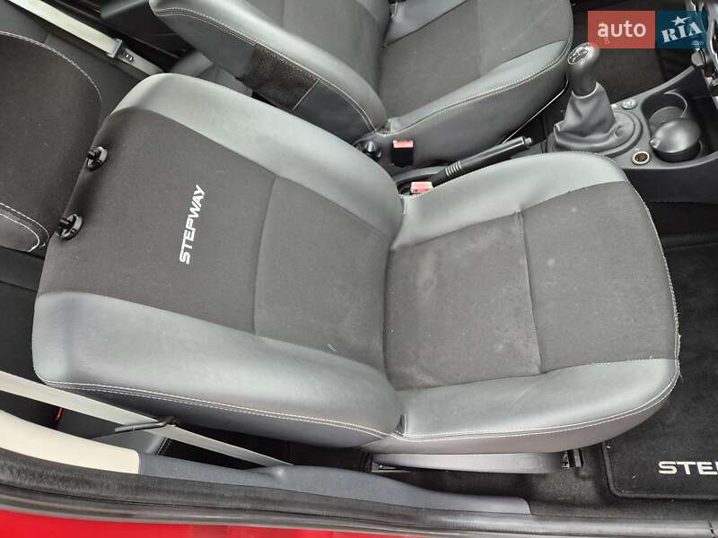 Внедорожник / Кроссовер Dacia Sandero StepWay 2012 в Стрые