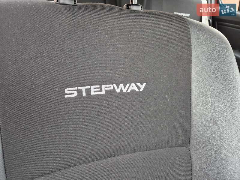 Внедорожник / Кроссовер Dacia Sandero StepWay 2012 в Стрые