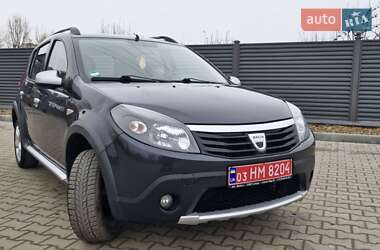 Внедорожник / Кроссовер Dacia Sandero StepWay 2012 в Красилове