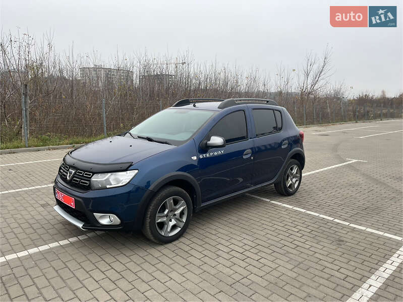 Внедорожник / Кроссовер Dacia Sandero StepWay 2017 в Дубно