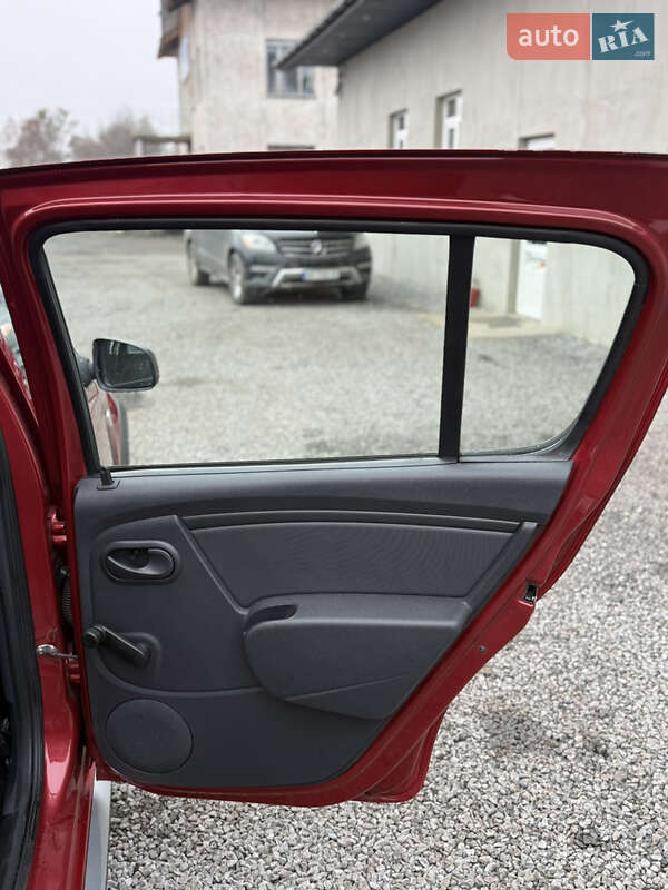 Внедорожник / Кроссовер Dacia Sandero StepWay 2011 в Луцке фото 70 Внедорожник / Кроссовер Dacia Sandero StepWay 2011 в Луцке