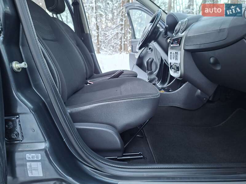 Внедорожник / Кроссовер Dacia Sandero StepWay 2010 в Кролевце фото 63 Внедорожник / Кроссовер Dacia Sandero StepWay 2010 в Кролевце