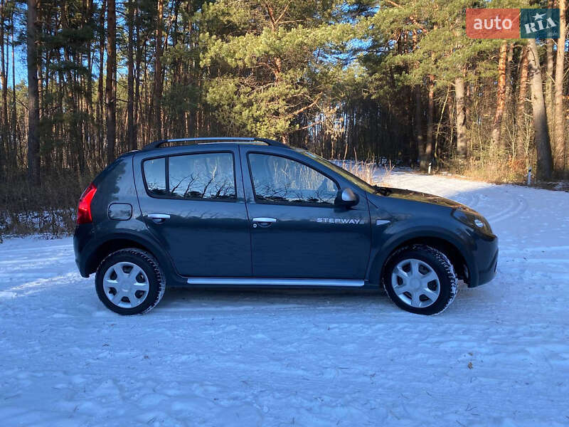 Внедорожник / Кроссовер Dacia Sandero StepWay 2012 в Радивилове фото 46 Внедорожник / Кроссовер Dacia Sandero StepWay 2012 в Радивилове
